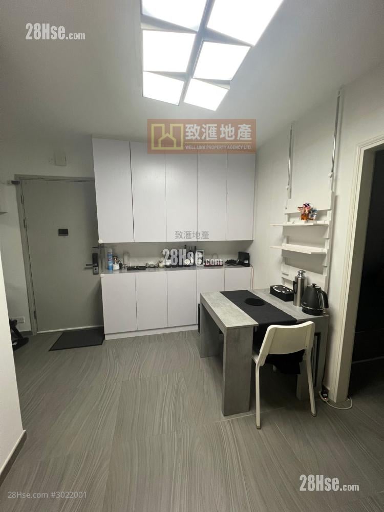 Sheung Chui Court Sell 2 bedrooms 439 ft²