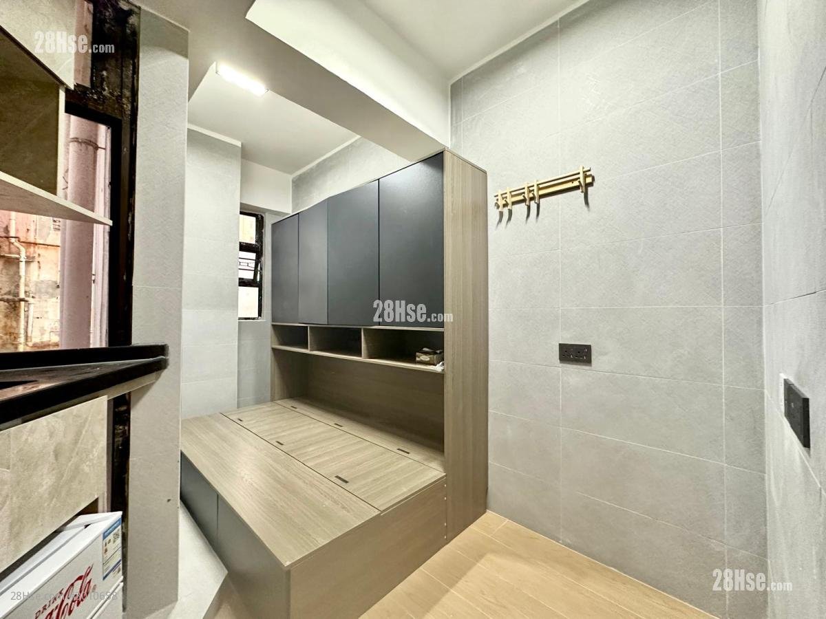 Tak Lee Building Rental Studio , 1 bathrooms 158 ft²