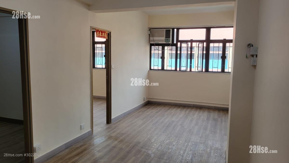 153 Sai Yee Street Sell 3 bedrooms , 1 bathrooms 606 ft²