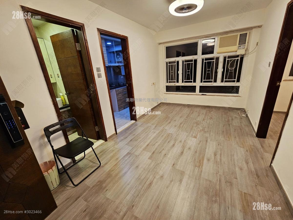 Ching Lai Court Sell 2 bedrooms , 1 bathrooms 388 ft²