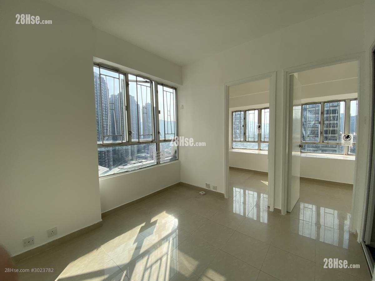 Man Fung Building Sell 2 bedrooms , 1 bathrooms 258 ft²