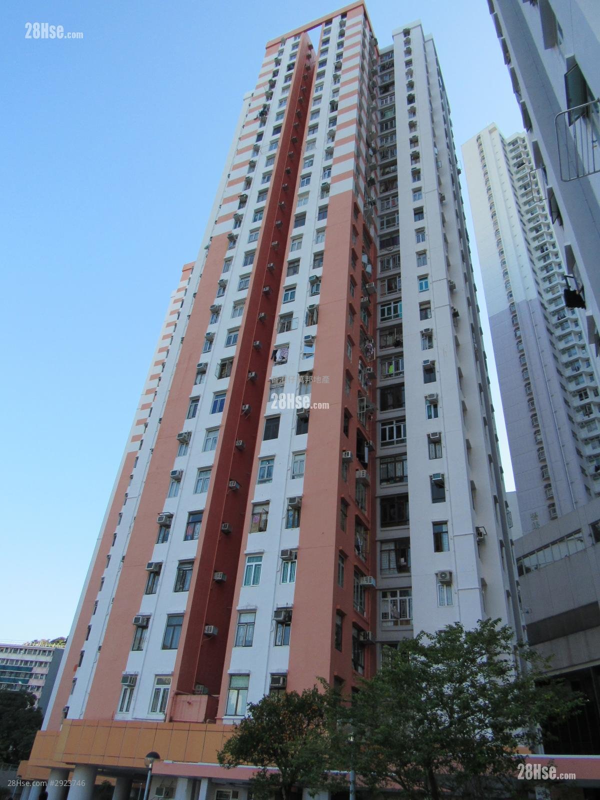 Yue Fai Court Sell 2 bedrooms 384 ft²