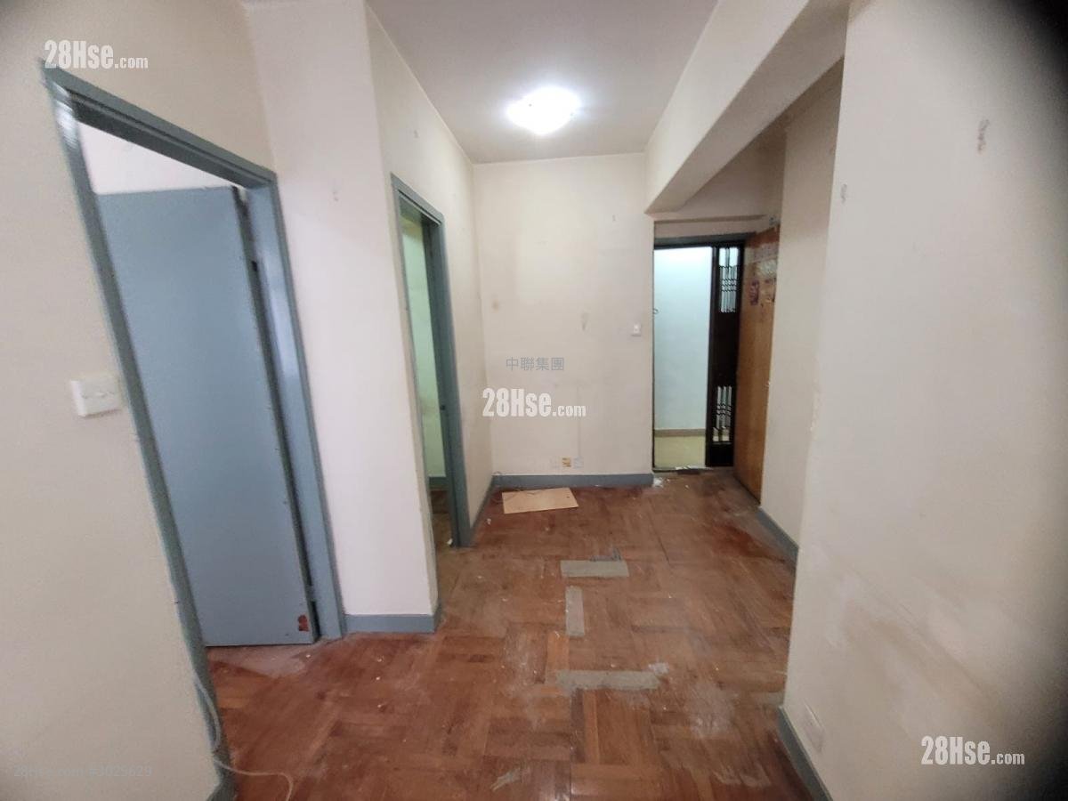 Kam Fai Building Sell 2 bedrooms , 1 bathrooms 302 ft²