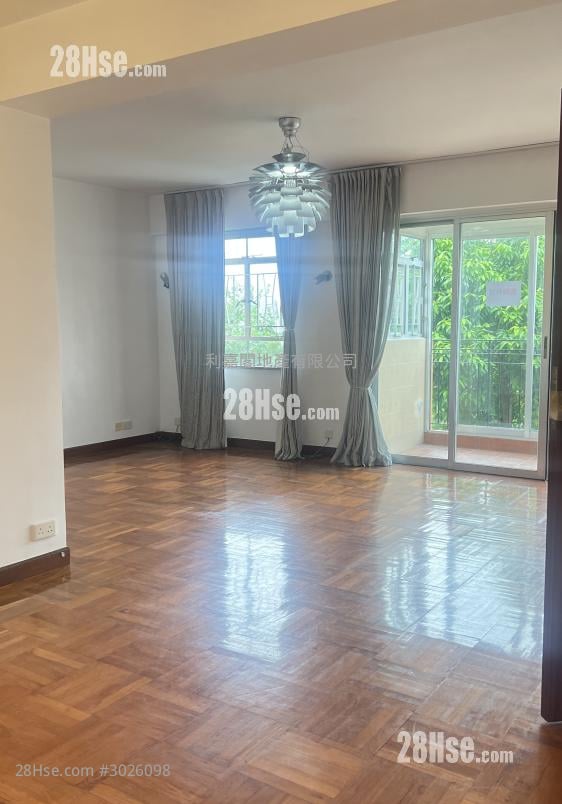 Lung Cheung Court Sell 3 bedrooms , 2 bathrooms 1,204 ft²