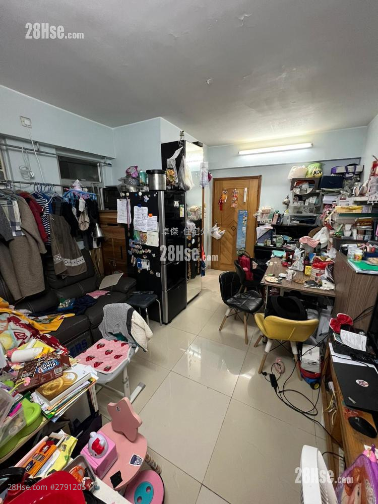 Kwai Loong Building Sell 2 bedrooms , 1 bathrooms 376 ft²