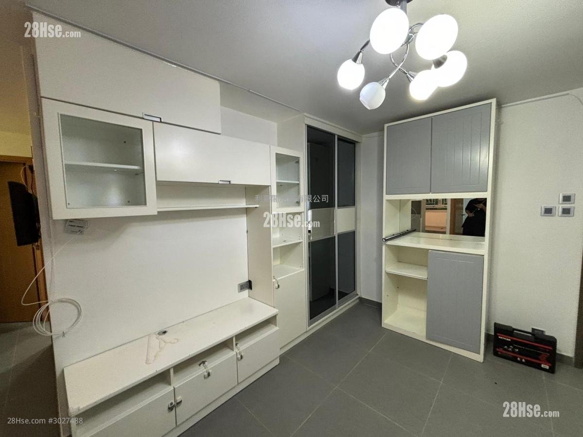 Tsui Lam Estate Sell 3 bedrooms , 1 bathrooms 490 ft²