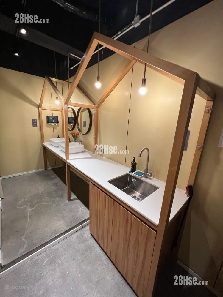 昌發工廠大廈 租盤 380 平方呎