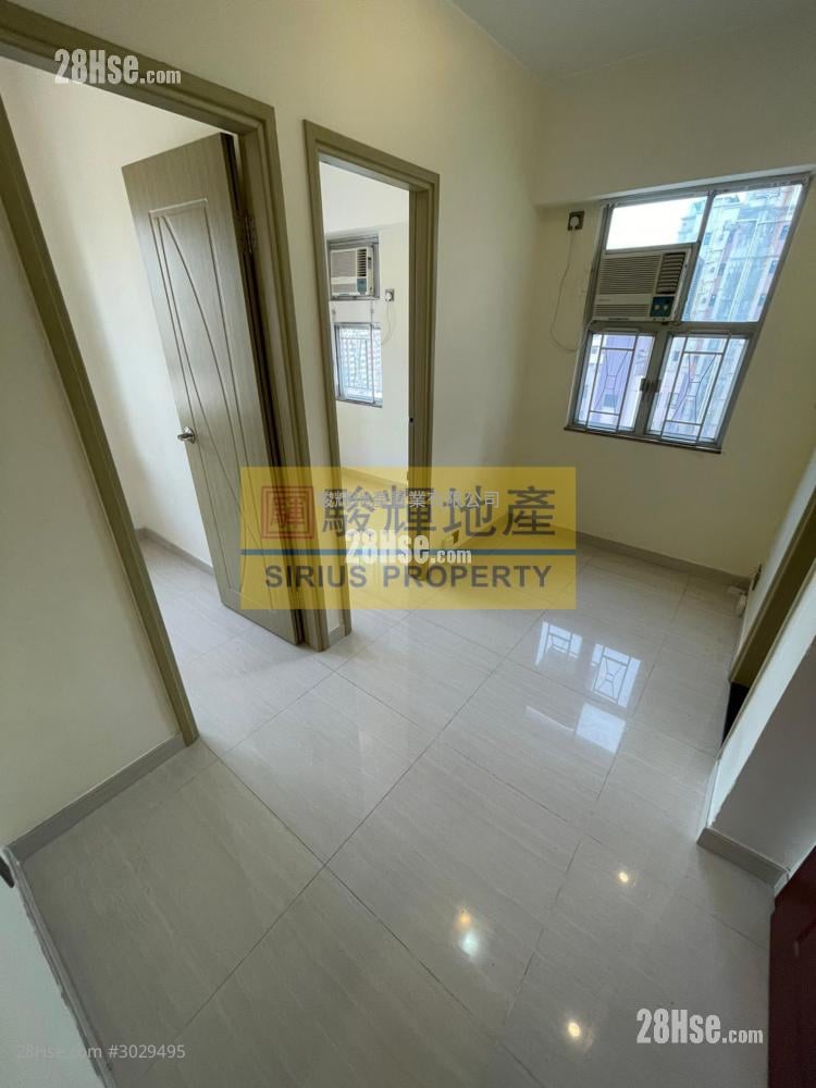 Shun Fung Building Sell 2 bedrooms , 1 bathrooms 230 ft²