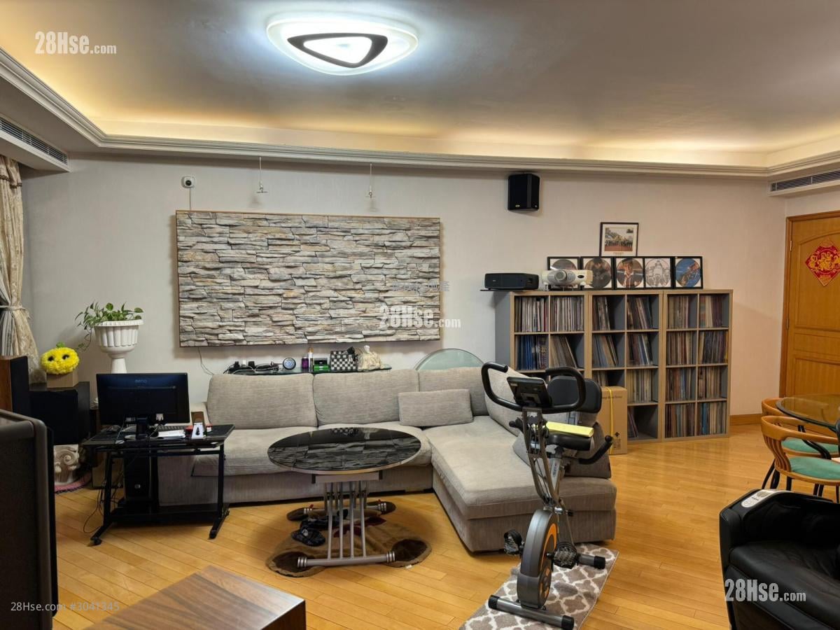 Palatial Coast Sell 3 Bedrooms , 2 Bathrooms 1,212 ft²