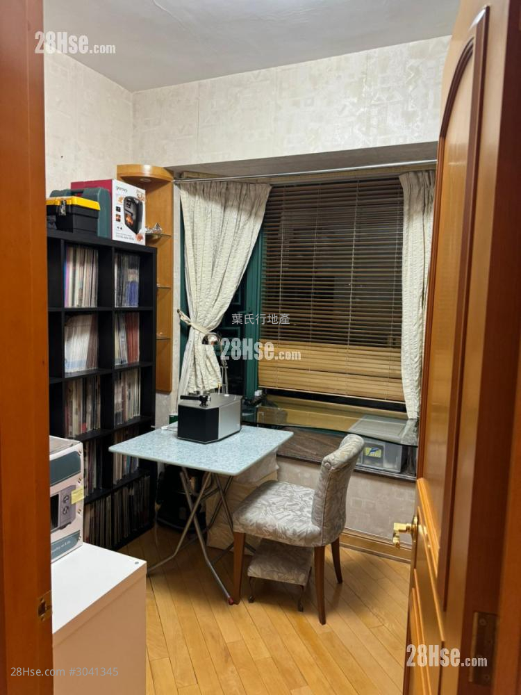 Palatial Coast Sell 3 Bedrooms , 2 Bathrooms 1,212 ft²