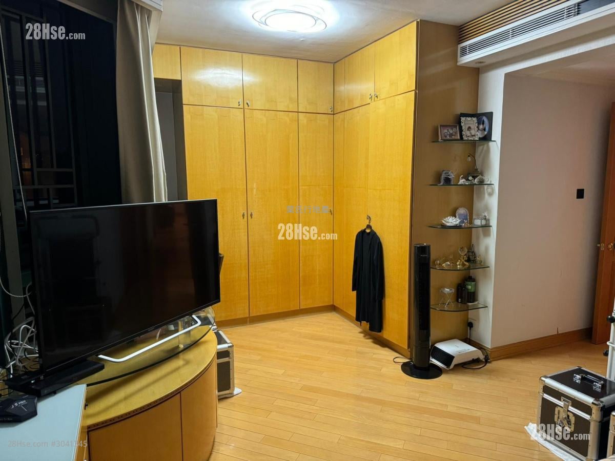 Palatial Coast Sell 3 Bedrooms , 2 Bathrooms 1,212 ft²