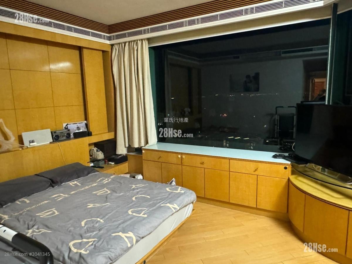 Palatial Coast Sell 3 Bedrooms , 2 Bathrooms 1,212 ft²