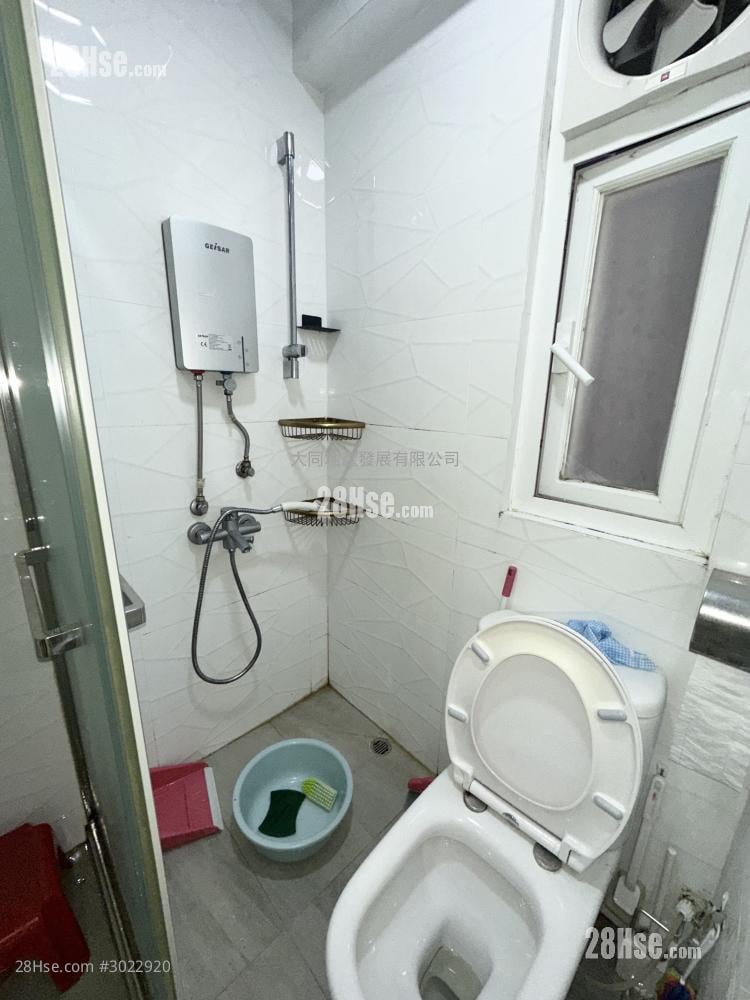 Wah Sun Building Rental 2 Bedrooms , 1 Bathroom 318 ft²