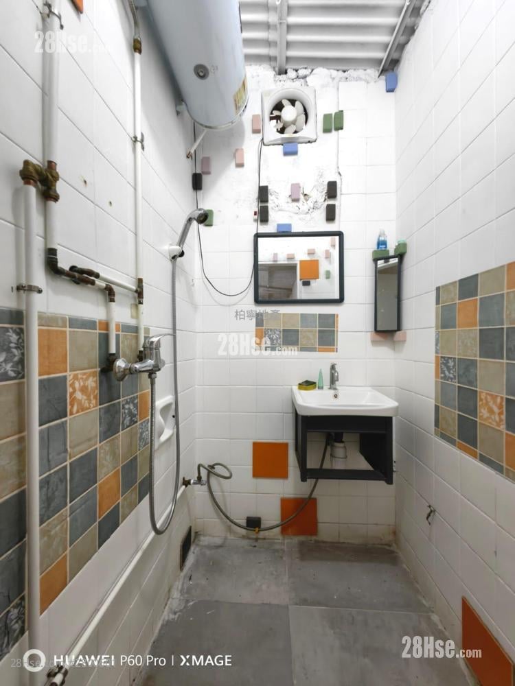 Sang Hing Industrial Building Sell 3 Bedrooms , 2 Toilets