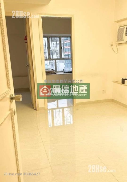 Hoi Hong Building Sell 2 bedrooms , 1 bathroom 300 ft²