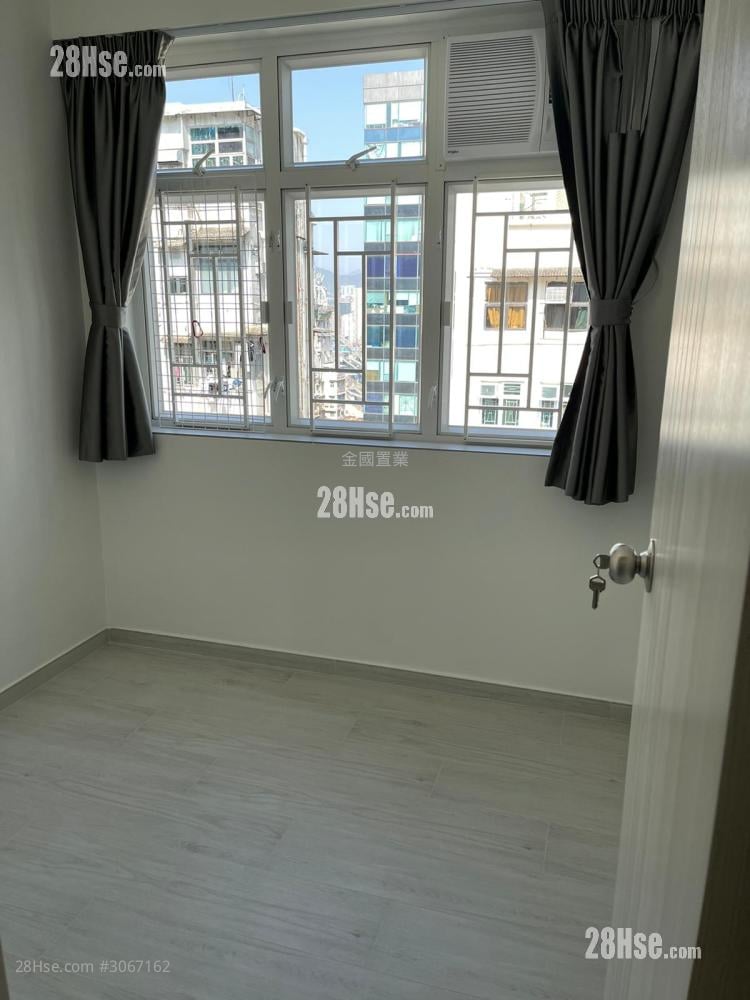 Wai Ching Court Sell 1 Bathroom 270 ft²