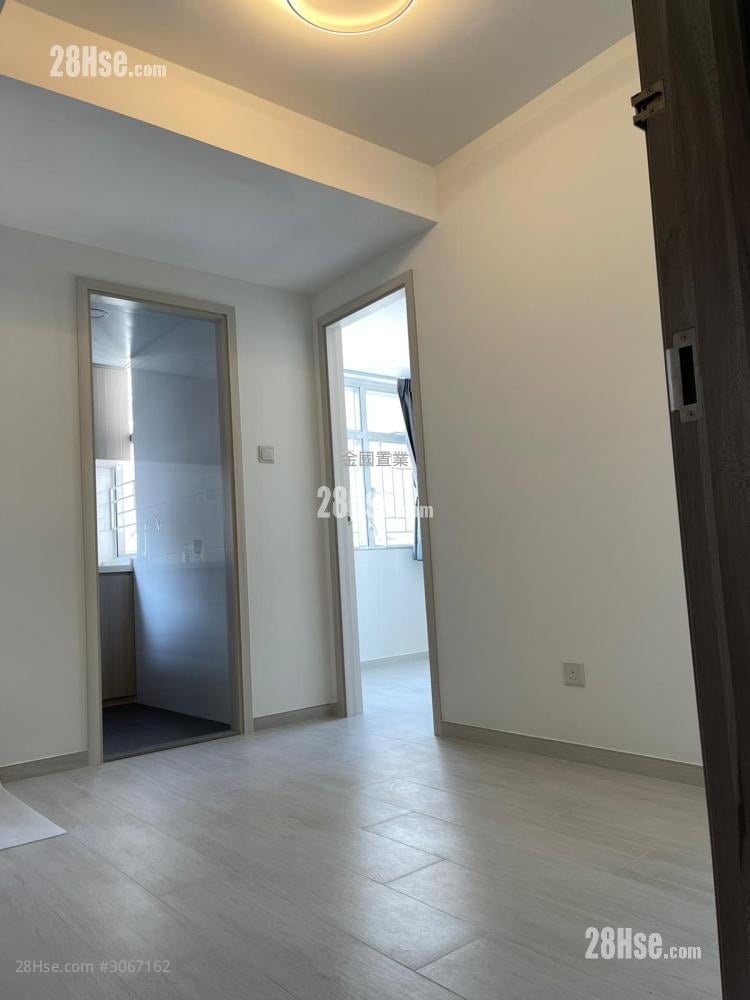 Wai Ching Court Sell 1 Bathroom 270 ft²