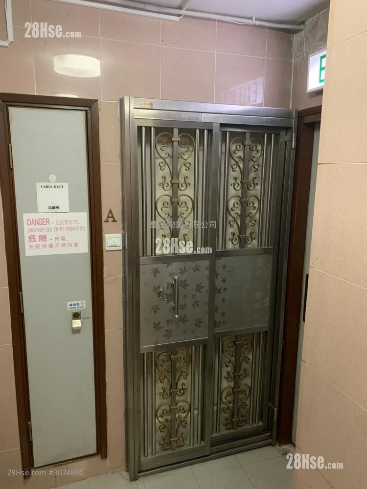 Sunny Court Sell 1 Bedroom , 1 Bathroom 245 ft²