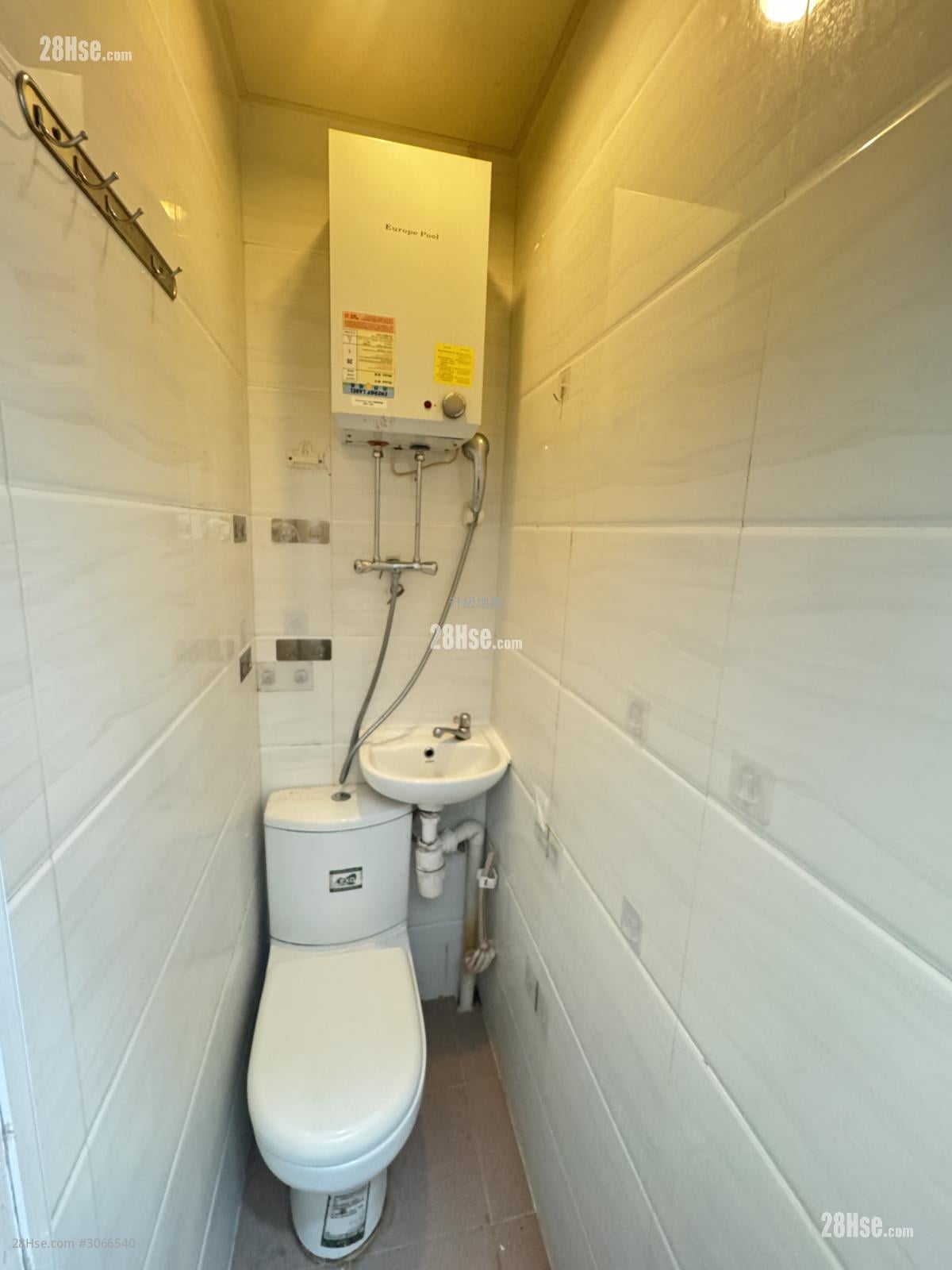 Wah Fat Building Rental Studio , 1 Bathroom 138 ft²