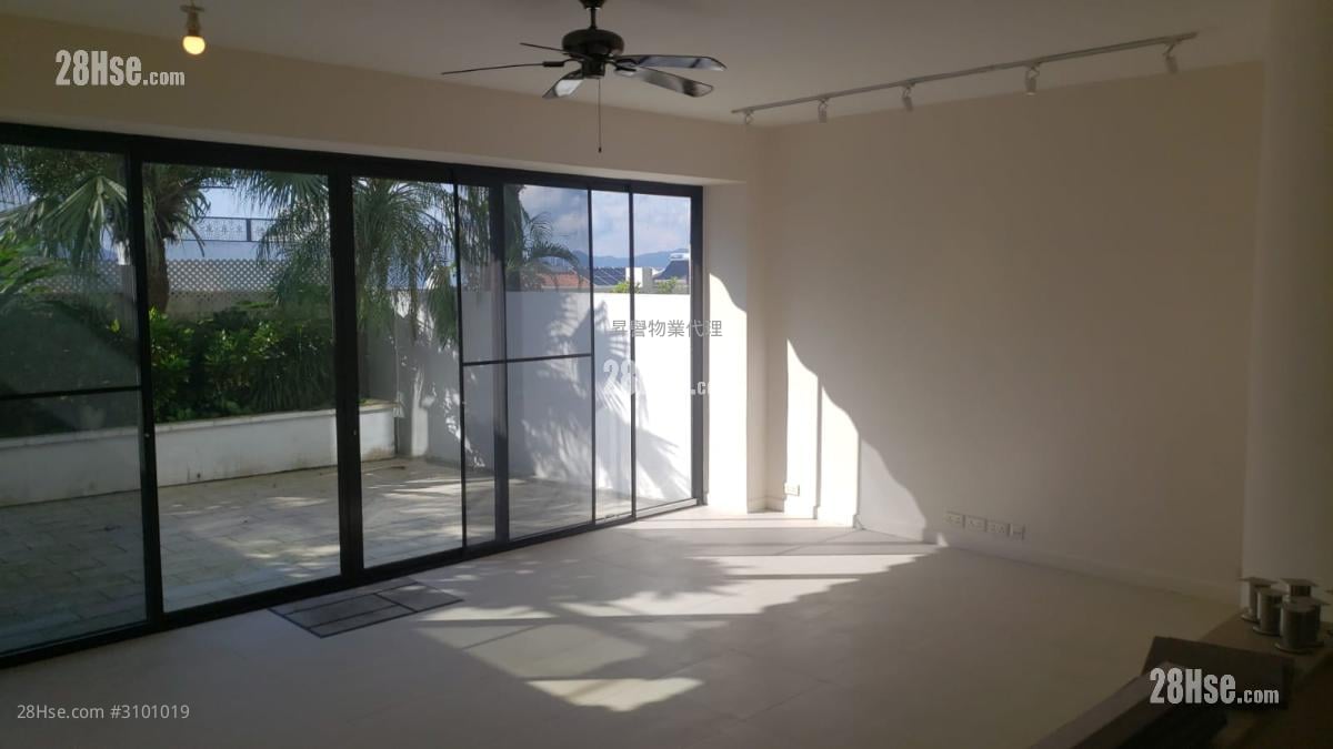 Pan Long Villa Rental 3 Bedrooms , 3 Bathrooms 1,886 ft²
