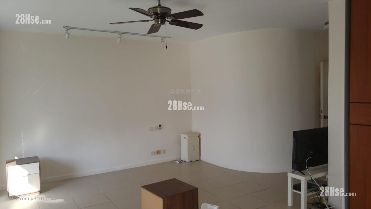 Pan Long Villa Rental 3 Bedrooms , 3 Bathrooms 1,886 ft²