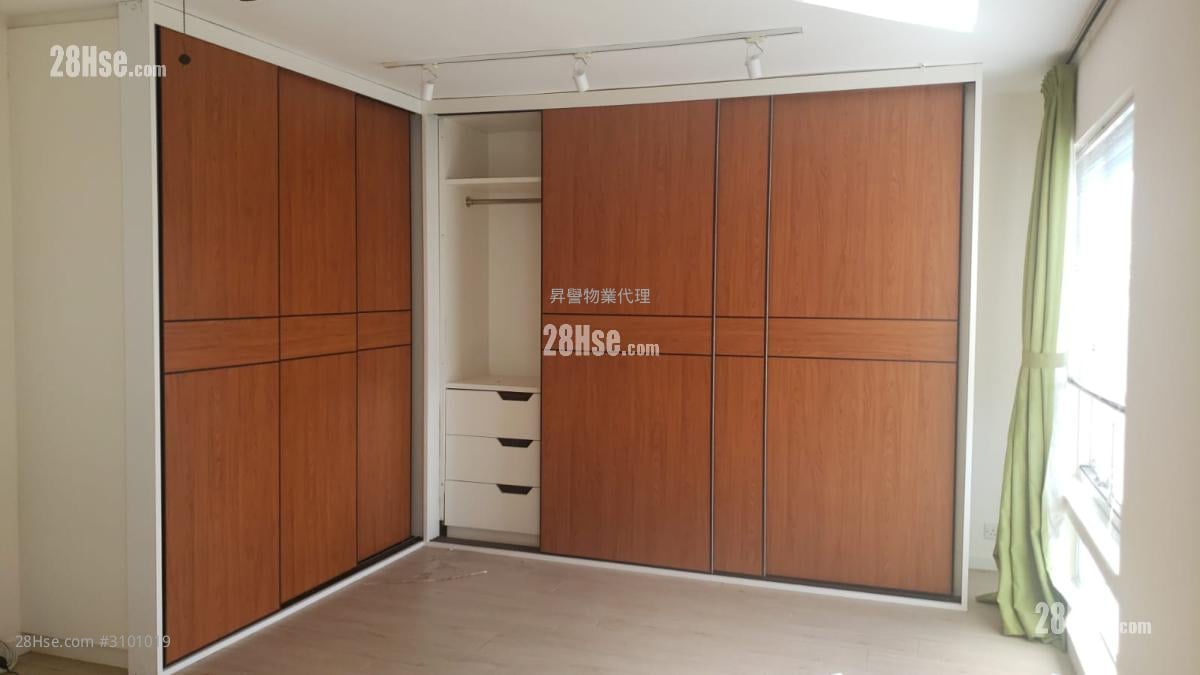 Pan Long Villa Rental 3 Bedrooms , 3 Bathrooms 1,886 ft²