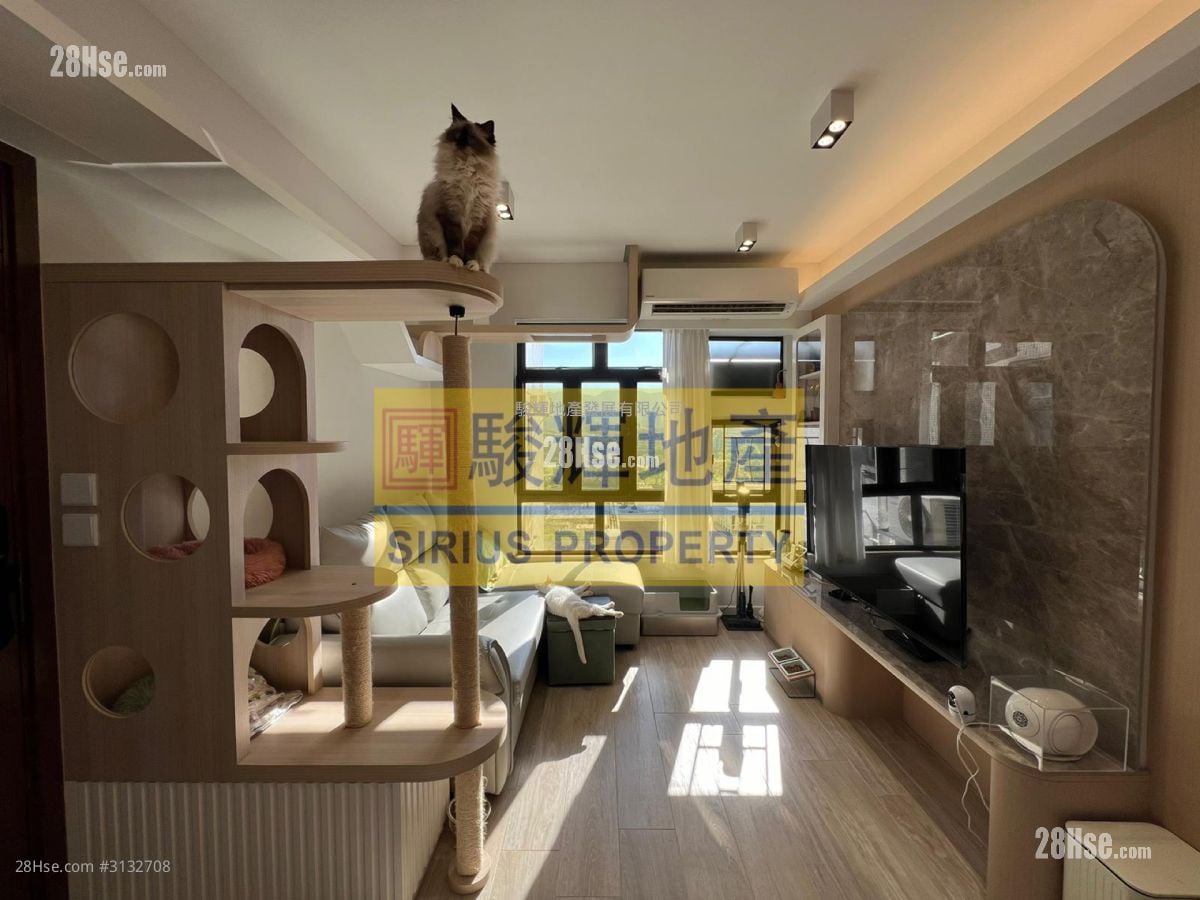 Gardenview Building Sell 3 Bedrooms , 1 Bathroom 583 ft²