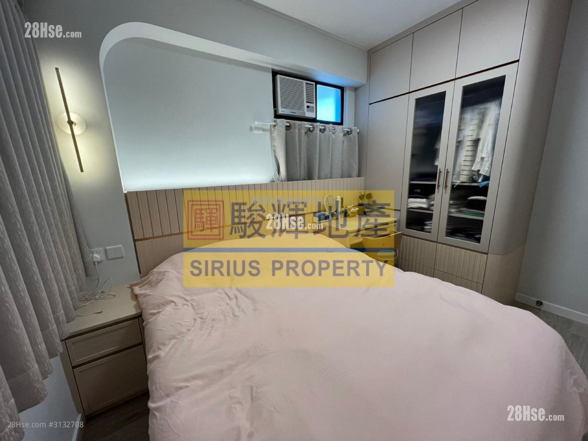 Gardenview Building Sell 3 Bedrooms , 1 Bathroom 583 ft²