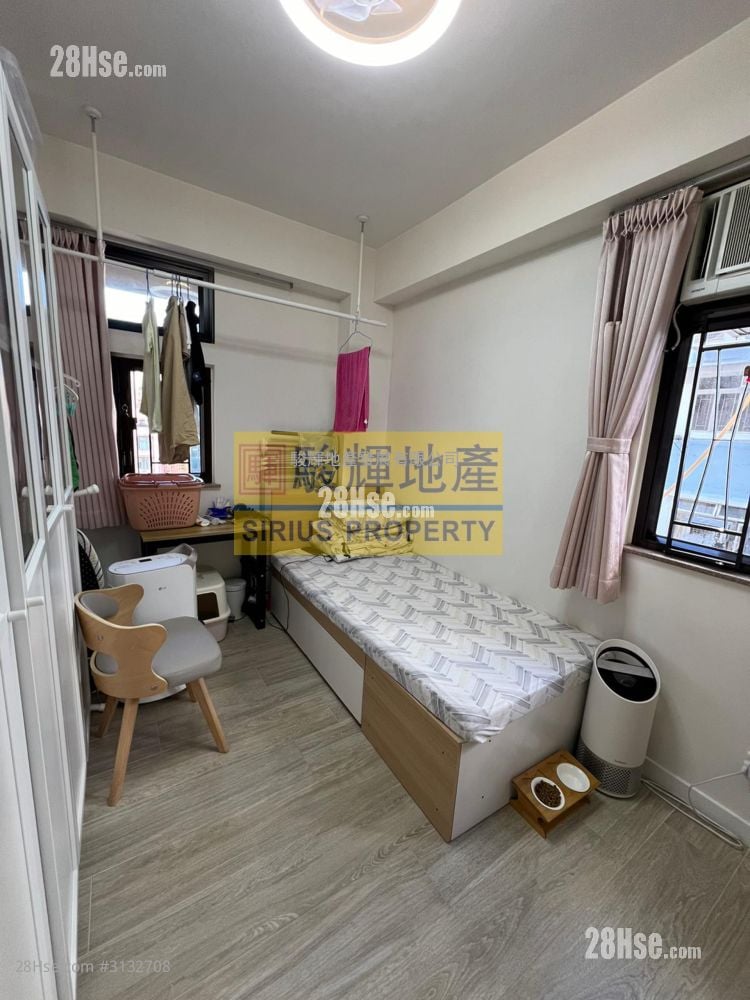 Gardenview Building Sell 3 Bedrooms , 1 Bathroom 583 ft²