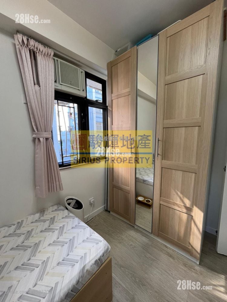 Gardenview Building Sell 3 Bedrooms , 1 Bathroom 583 ft²