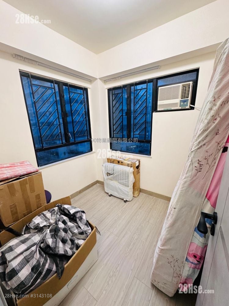 Hill Court Sell 309 ft²