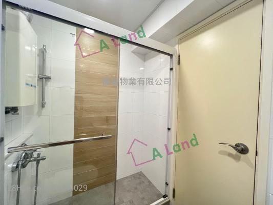 Bedford Gardens Sell Studio , 1 Bathroom 1,160 ft²