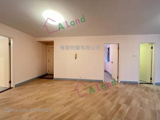 Bedford Gardens Sell Studio , 1 Bathroom 1,160 ft²