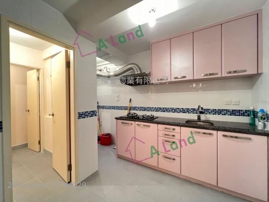 Bedford Gardens Sell Studio , 1 Bathroom 1,160 ft²