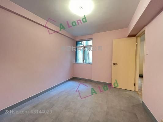 Bedford Gardens Sell Studio , 1 Bathroom 1,160 ft²