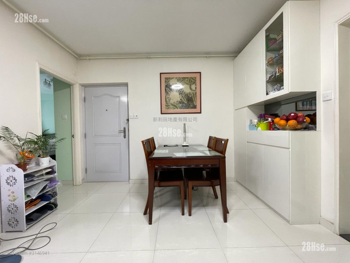 Grand Court Sell 3 Bedrooms , 2 Bathrooms 799 ft²