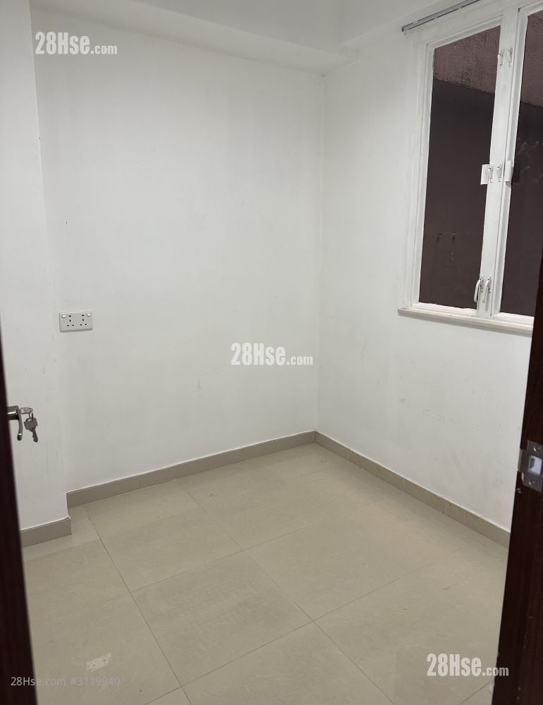 启发大厦 Kai Fat Building (上环) 租盘 2 房 , 1 浴室 380 平方尺