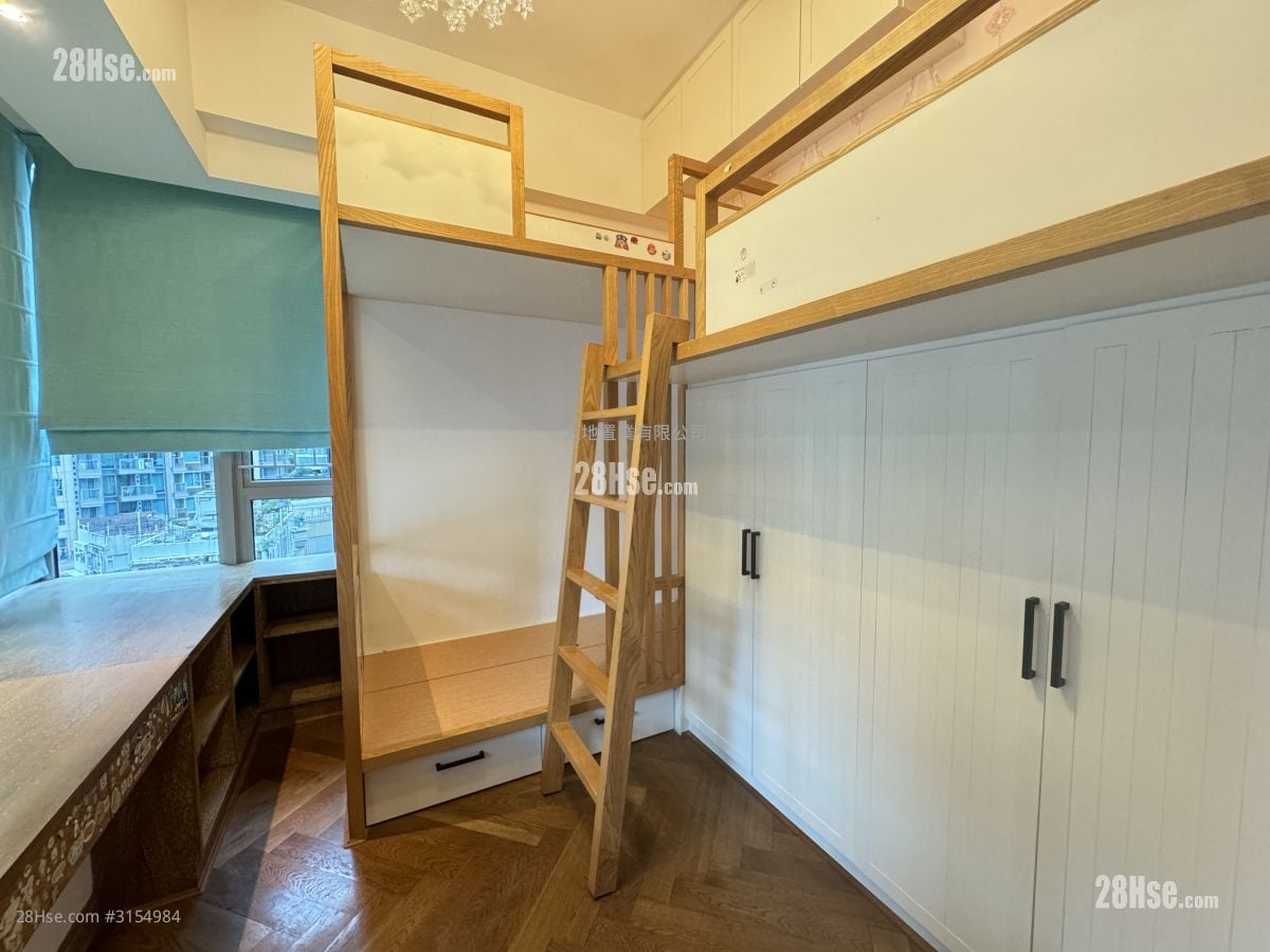 The Avenue Rental 2 Bedrooms 760 ft²