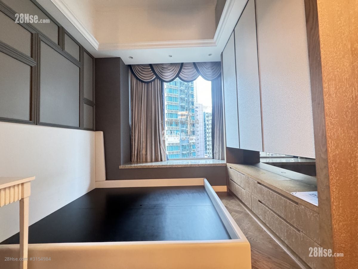 The Avenue Rental 2 Bedrooms 760 ft²