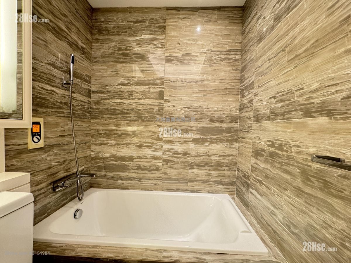 The Avenue Rental 2 Bedrooms 760 ft²