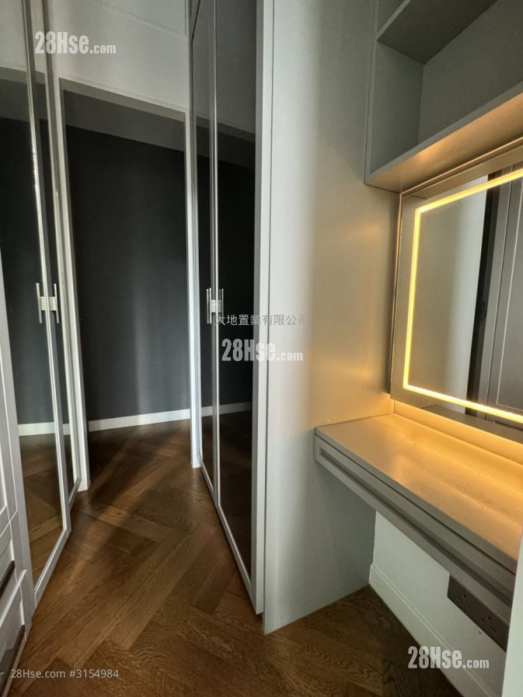 The Avenue Rental 2 Bedrooms 760 ft²