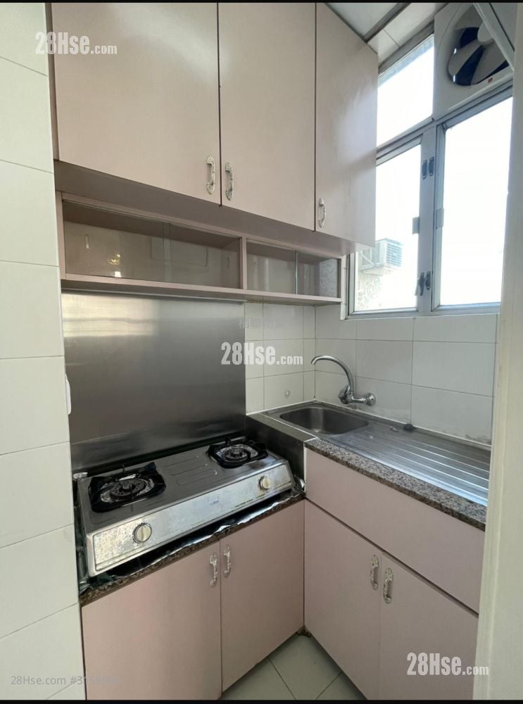 Treasure Court Rental 2 Bedrooms , 1 Bathroom 312 ft²