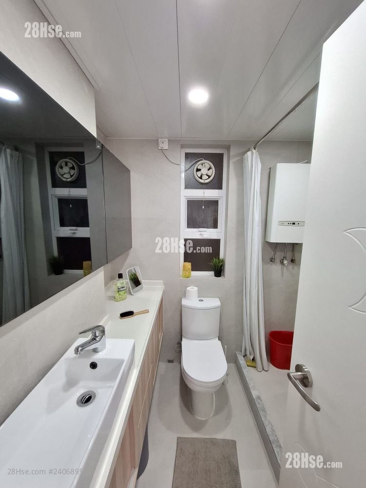 Hoi Kwong Court Sell 1 Bedroom , 1 Bathroom 469 ft²