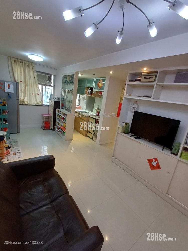 Kwong Chiu Terrace Sell 2 bedrooms , 1 bathroom 431 ft²