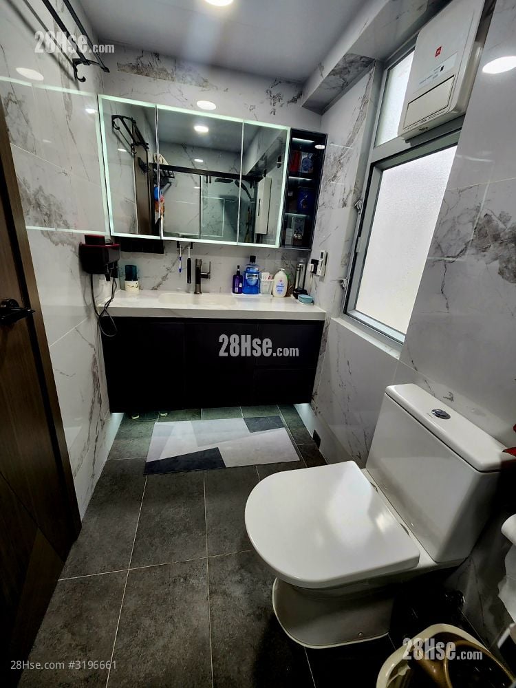 Tsui Ning Garden Rental 3 Bedrooms , 1 Bathroom 592 ft²