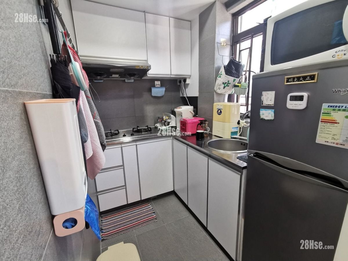Yee Fung Building Sell 1 Bedroom , 1 Bathroom 340 ft²