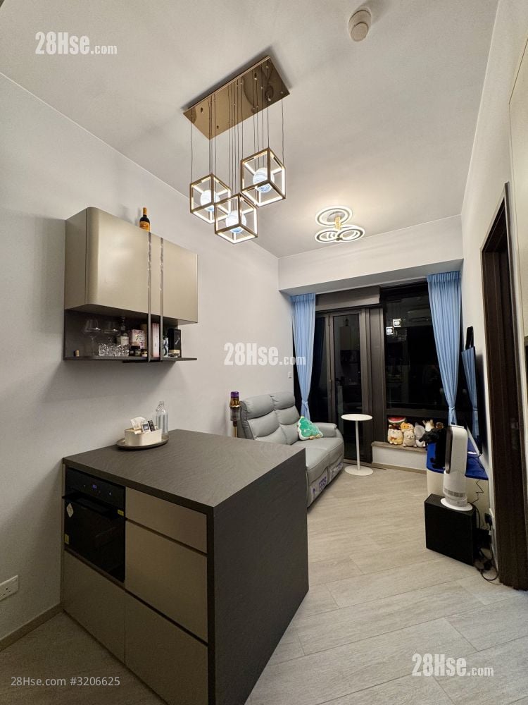 The Royale Rental 1 Bedroom , 1 Bathroom 342 ft²