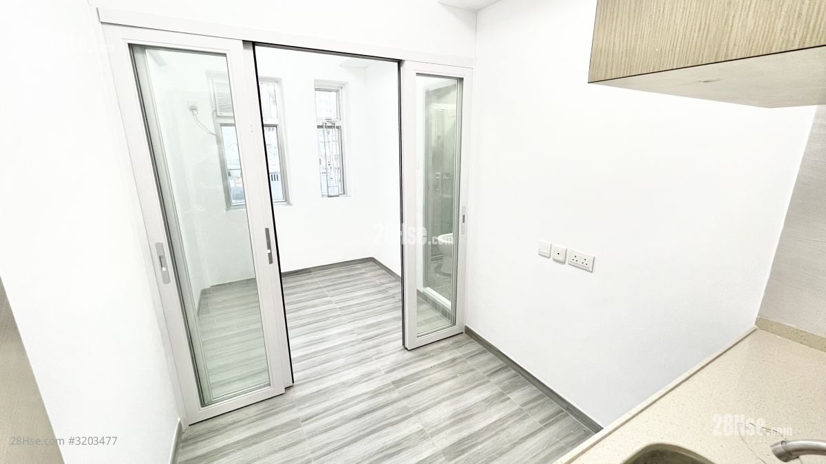 東角樓 租盤 100 平方呎