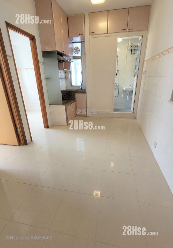 Tak Tai Building Sell 2 Bedrooms , 1 Bathroom 257 ft²