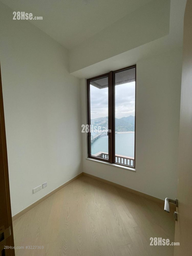 LP10 售盘 4 房 , 2 浴室 1,200 平方尺